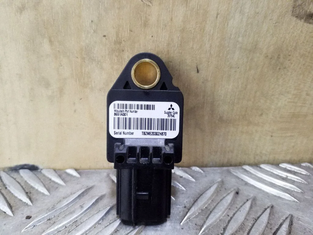 Airbag deployment crash/impact sensor 8651A001