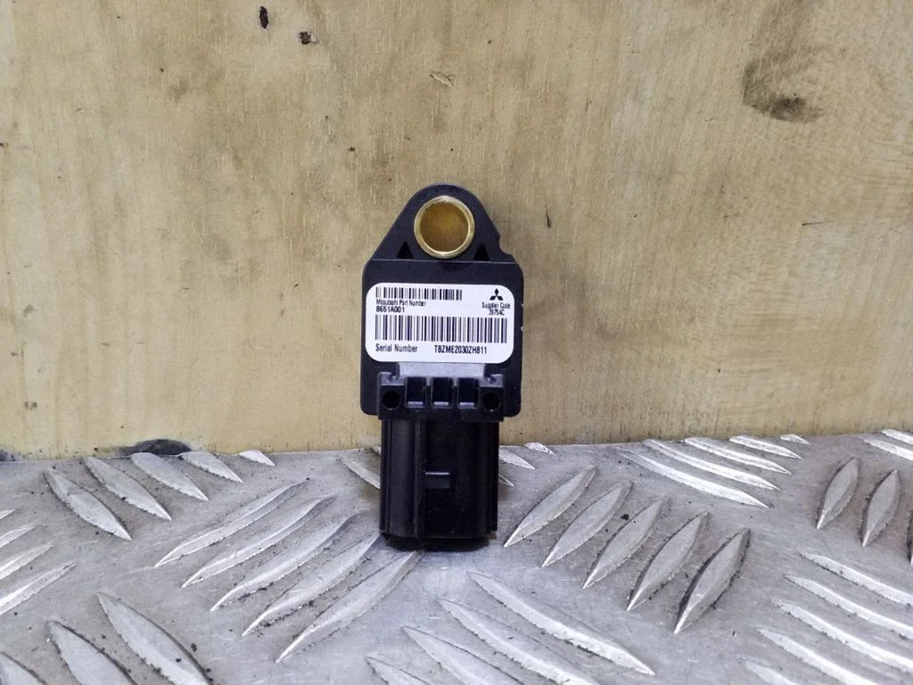 Airbag deployment crash/impact sensor 8651A001