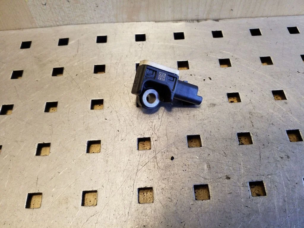 Drošības spilvenu trieciena sensors 9663904980