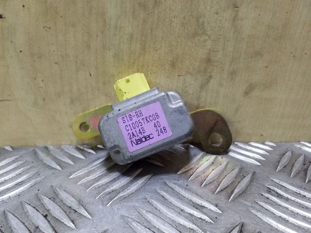 Drošības spilvenu trieciena sensors C10057KC0B