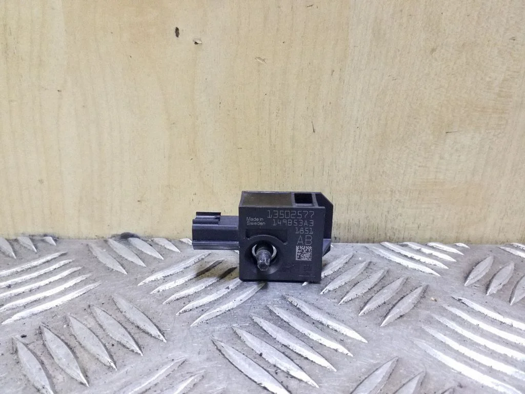 Airbag deployment crash/impact sensor 13502577