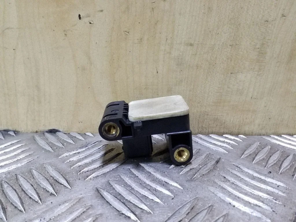 Turvapadja löögiandur 6911003