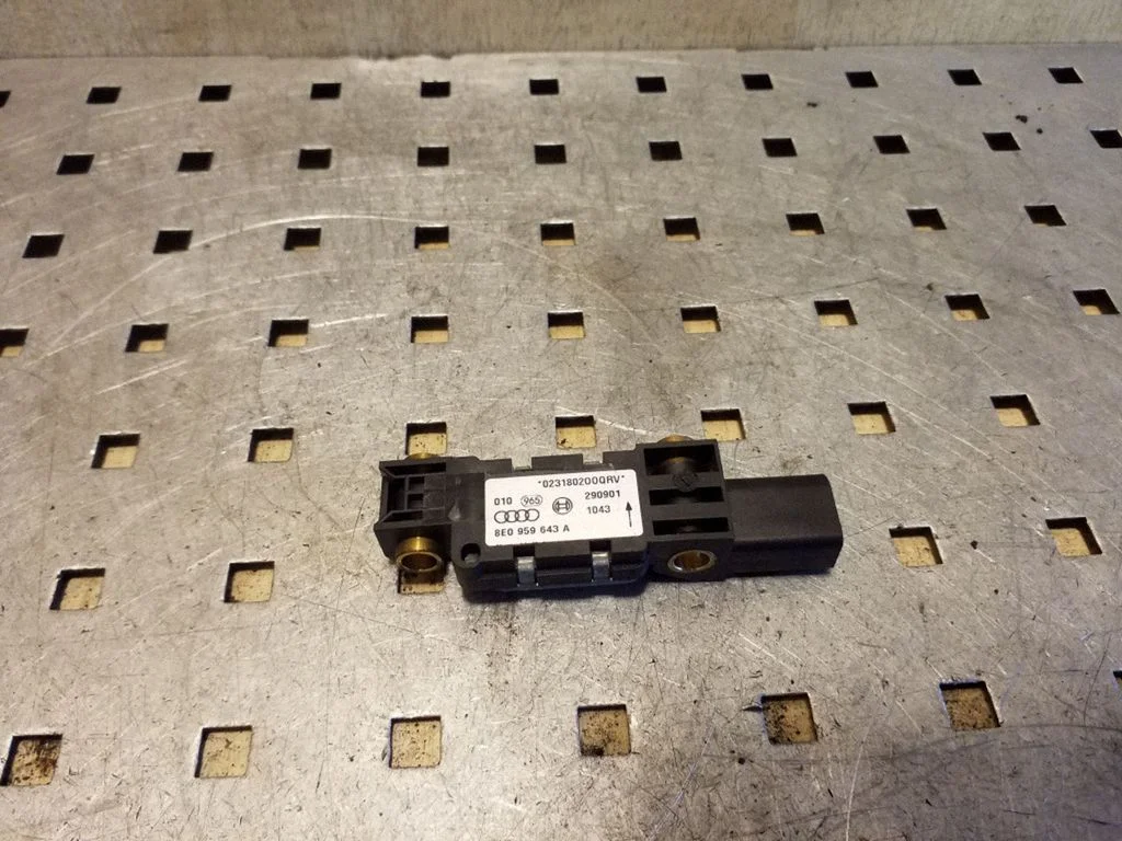 Turvapadja löögiandur 8E0959643A