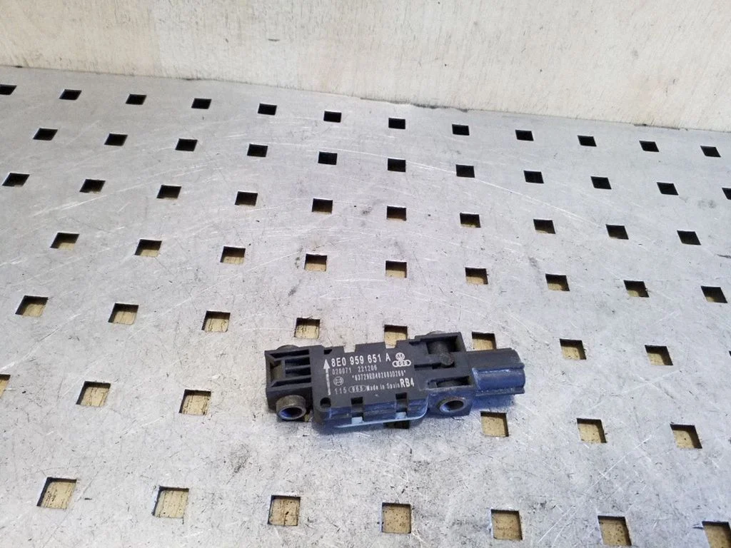 Airbag deployment crash/impact sensor 8E0959651A