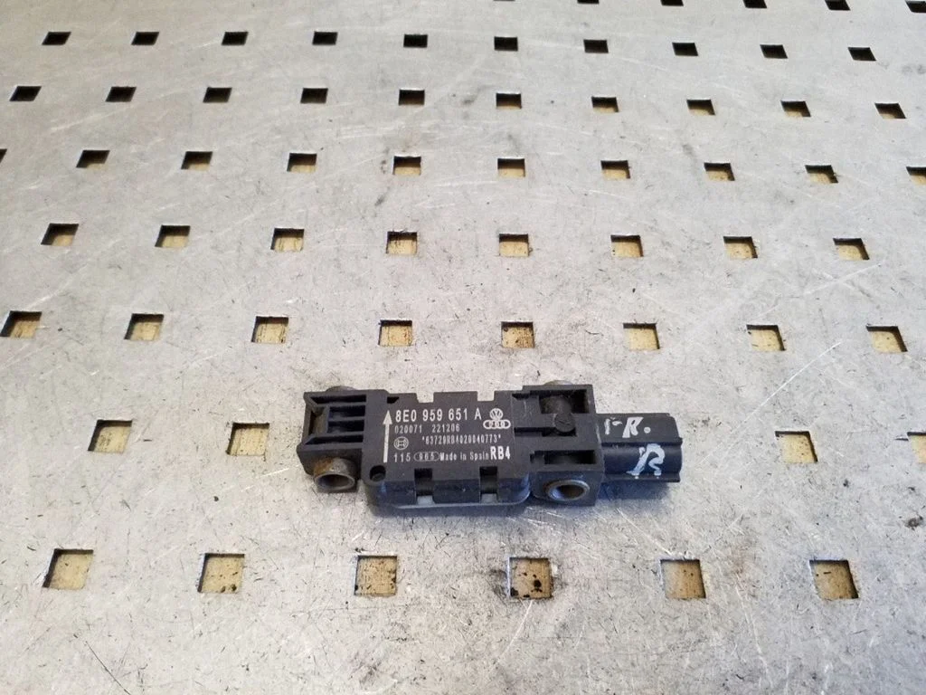 Airbag deployment crash/impact sensor 8E0959651A