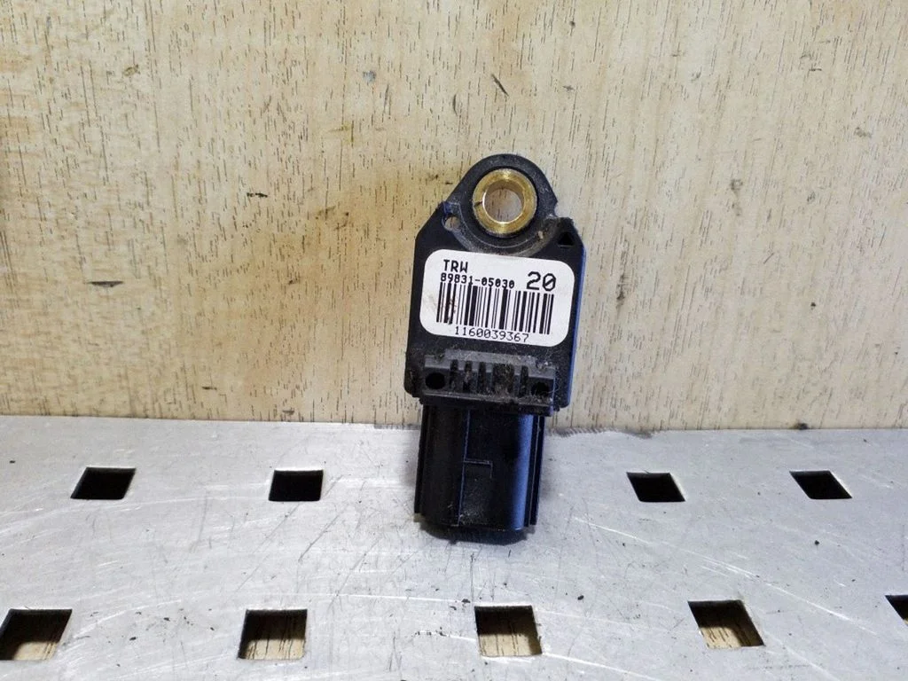 Drošības spilvenu trieciena sensors – Toyota Avensis T270 (2009-2012)