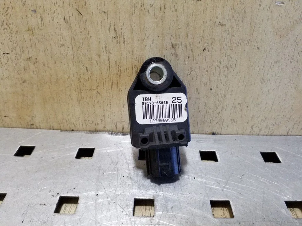 Drošības spilvenu trieciena sensors – Toyota Avensis T270 (2009-2012)