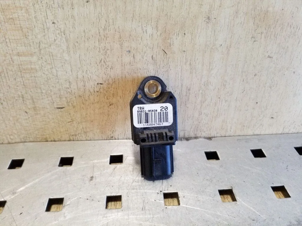 Drošības spilvenu trieciena sensors – Toyota Avensis T270 (2009-2012)
