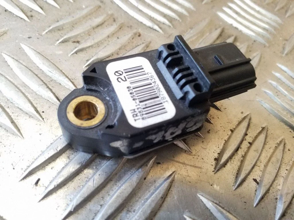 Drošības spilvenu trieciena sensors – Toyota Avensis T270 (2009-2012)