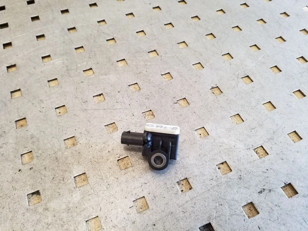 Drošības spilvenu trieciena sensors 4F0959643C