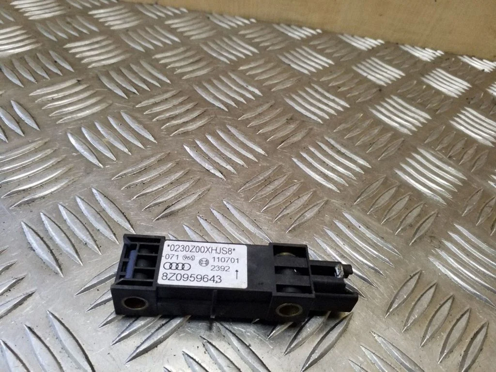 Airbag deployment crash/impact sensor 8Z0959643