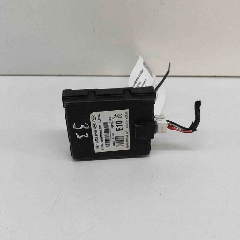 Riepu spiediena vadības bloks 10R037987