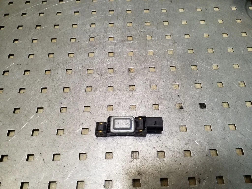 Airbag deployment crash/impact sensor 7L0909606