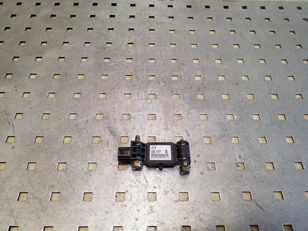 Airbag deployment crash/impact sensor – Mazda 5 (2005-2010)