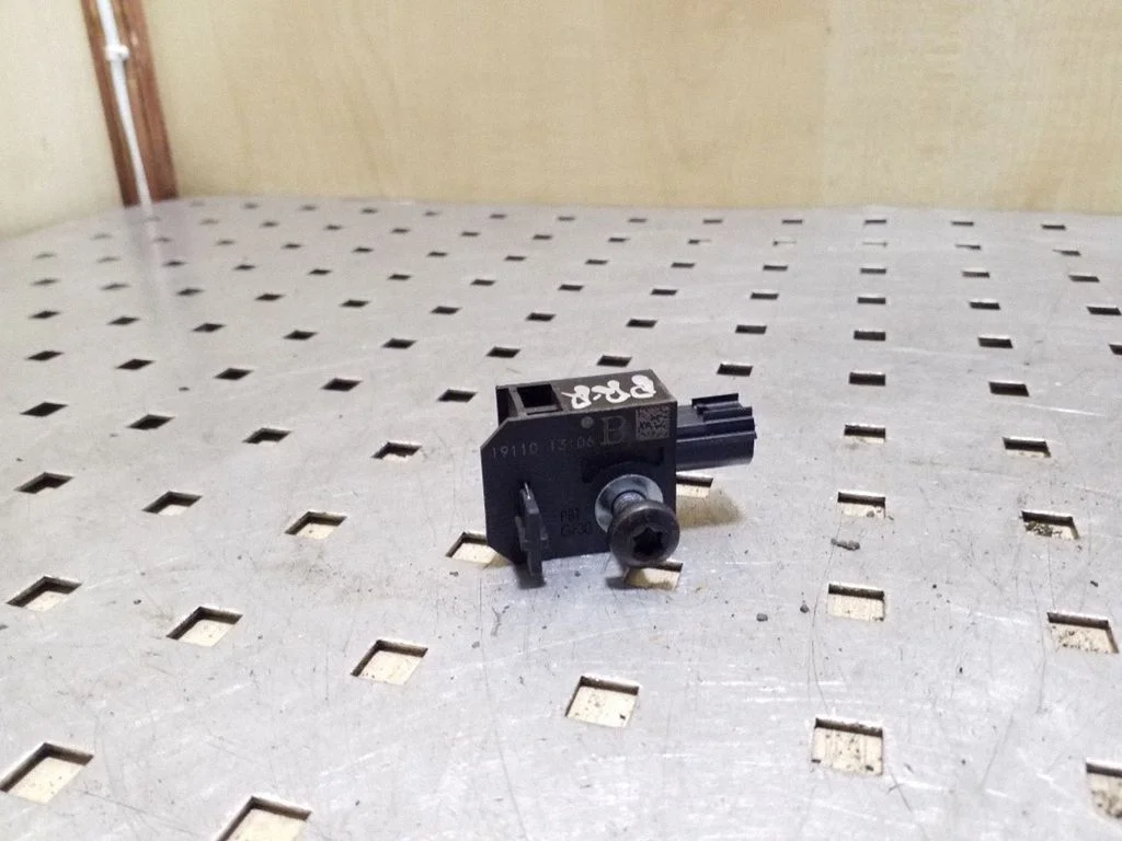 Airbag deployment crash/impact sensor 13502577