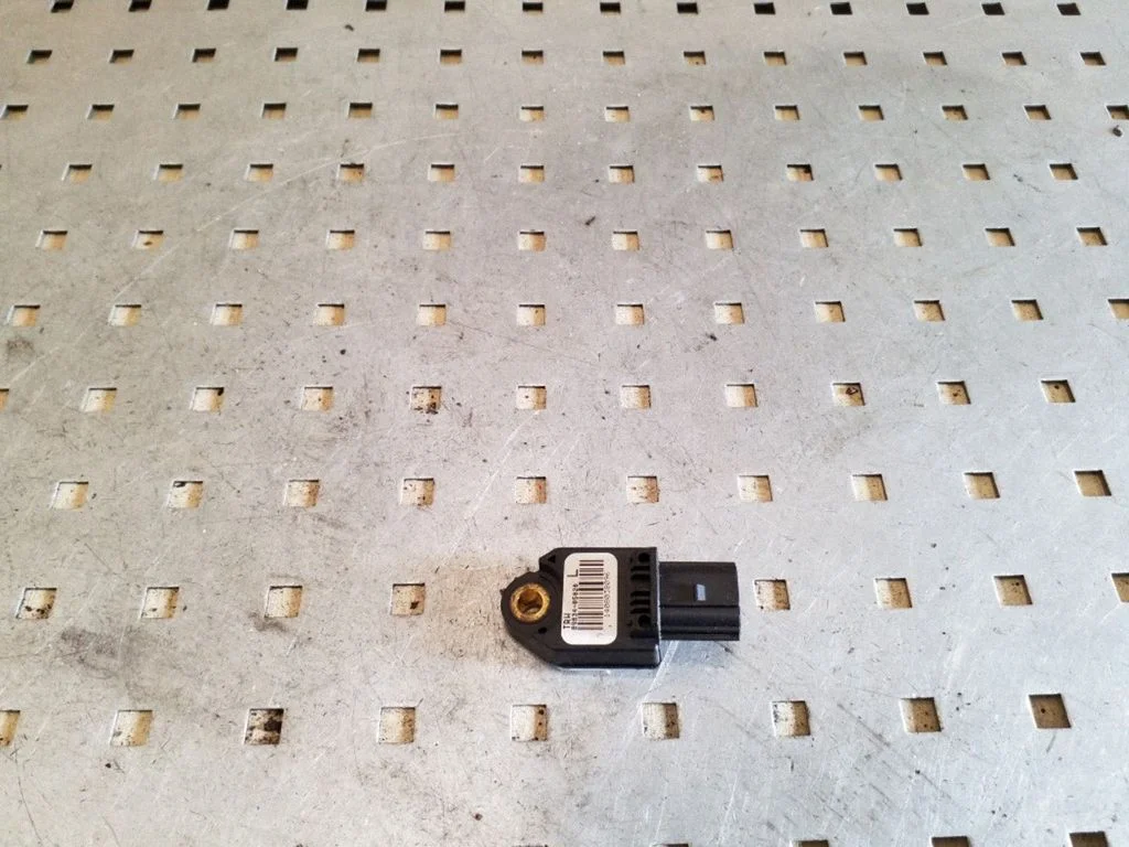 Drošības spilvenu trieciena sensors – Toyota Avensis T250 (2006-2009)