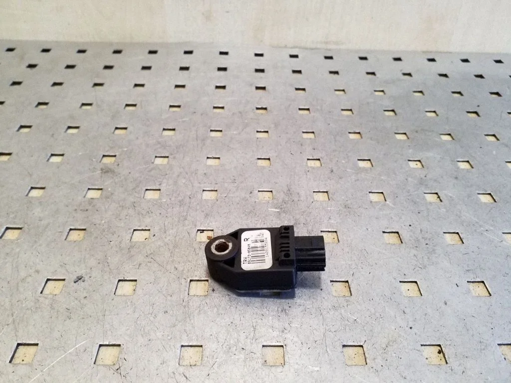 Drošības spilvenu trieciena sensors – Toyota Avensis T250 (2006-2009)