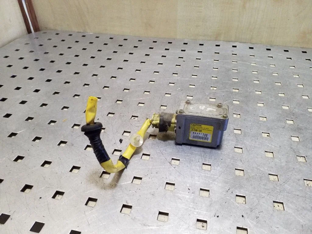 Airbag deployment crash/impact sensor MR551788