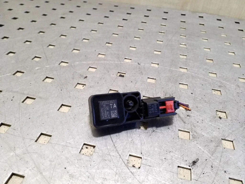 Airbag deployment crash/impact sensor 13502341