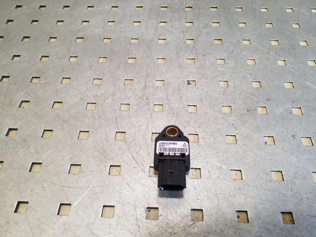 Airbag deployment crash/impact sensor 8651A001