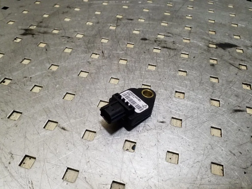 Drošības spilvenu trieciena sensors