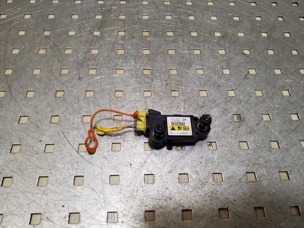 Drošības spilvenu trieciena sensors 96631484