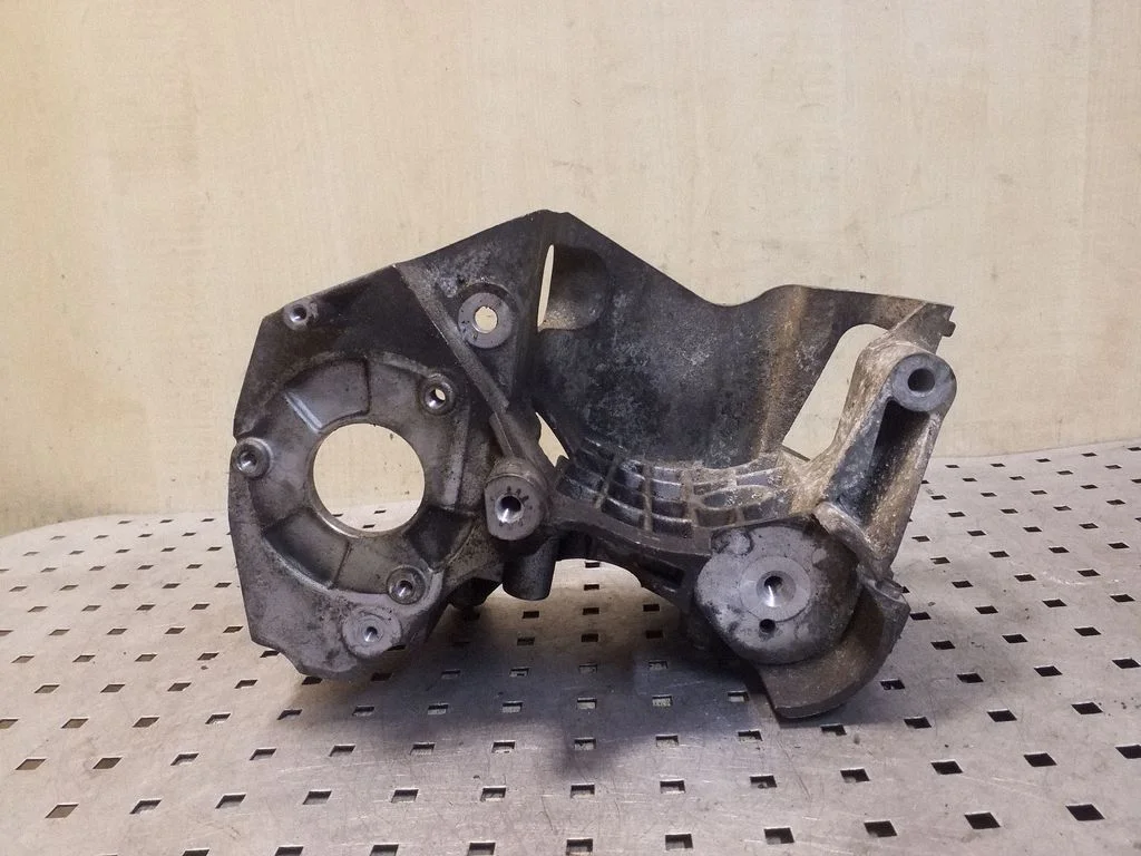 Fuel pump bracket 96440531