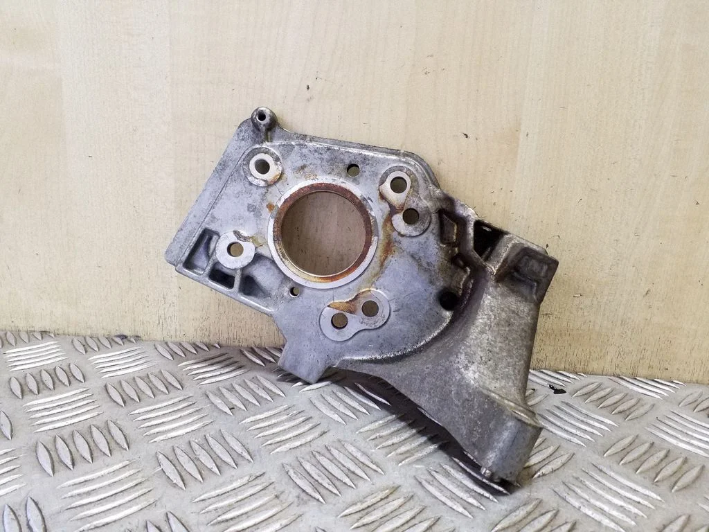 Fuel pump bracket – Volvo V40 (2012-2019)