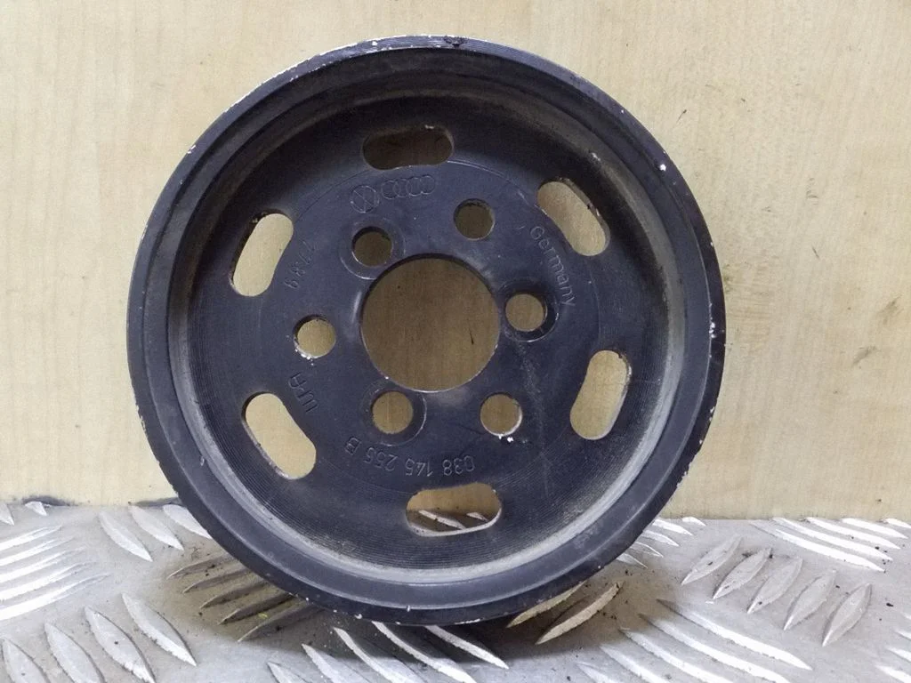 Roolivõimendi pumba rihmaratas – Volkswagen Bora (1998-2005)
