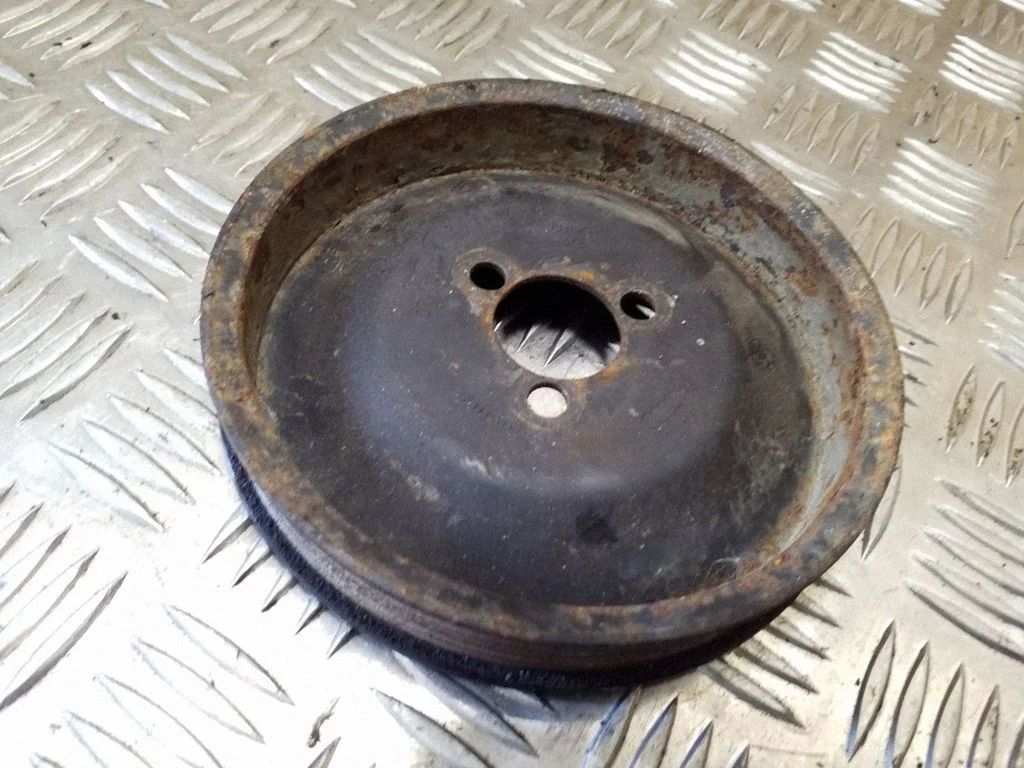 Power steering pump pulley 074121031