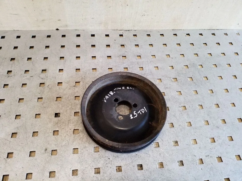 Power steering pump pulley 074121031