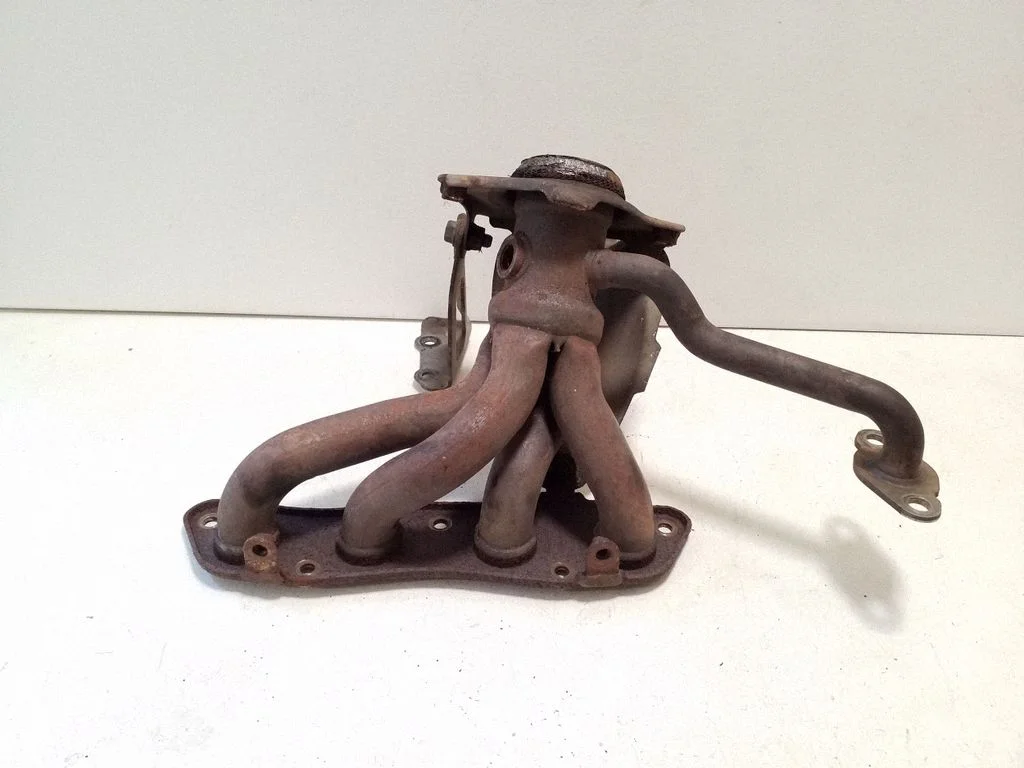 Exhaust manifold – Toyota Prius (XW30) (2009-2015)