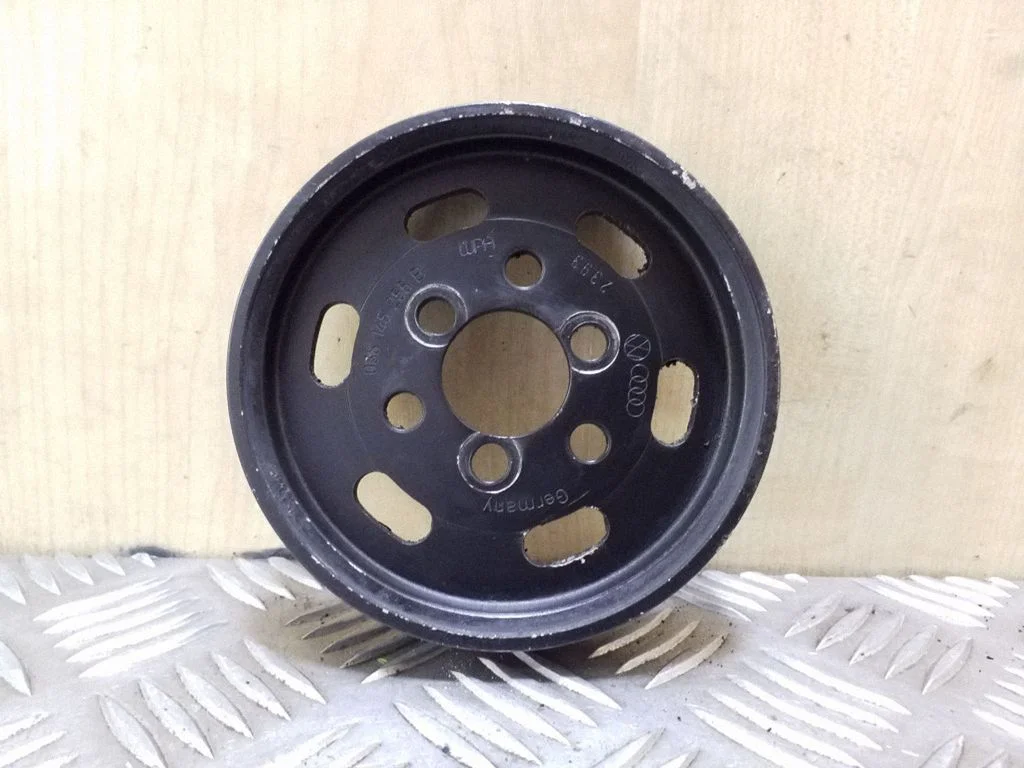 Stūres pastiprinātāja sūkņa skriemelis 038145255B