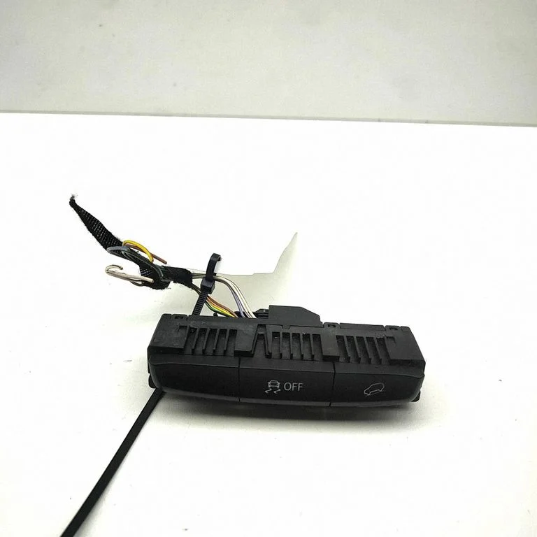 A set of switches – Audi Q5 SQ5 8R (2008-2017)