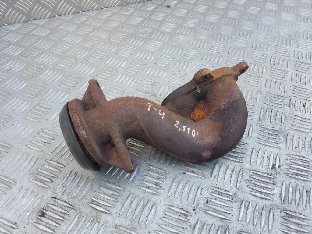 Exhaust manifold 028253033S