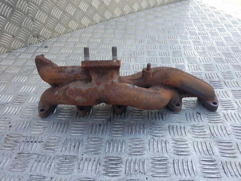 Exhaust manifold 074253033G