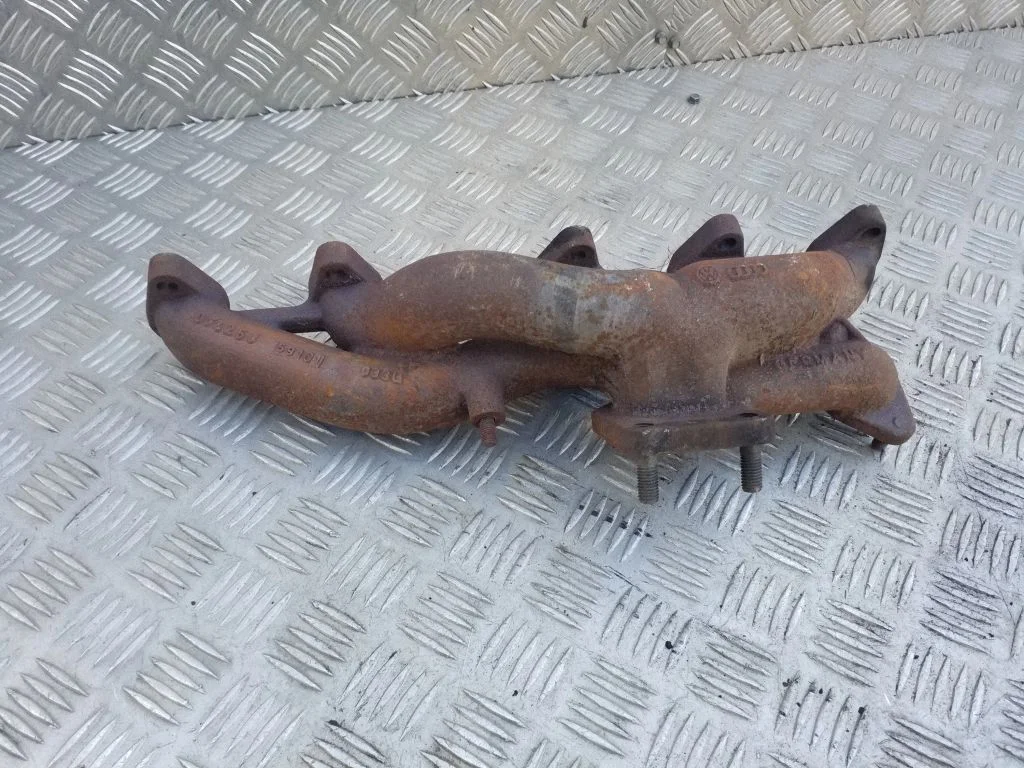 Exhaust manifold 074253033G