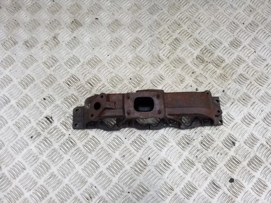 Exhaust manifold – Volvo S40, V40 (1995-2004)