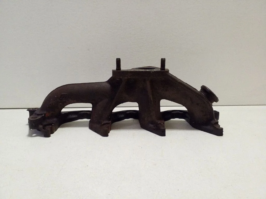 Exhaust manifold – Volvo S40, V40 (1995-2004)