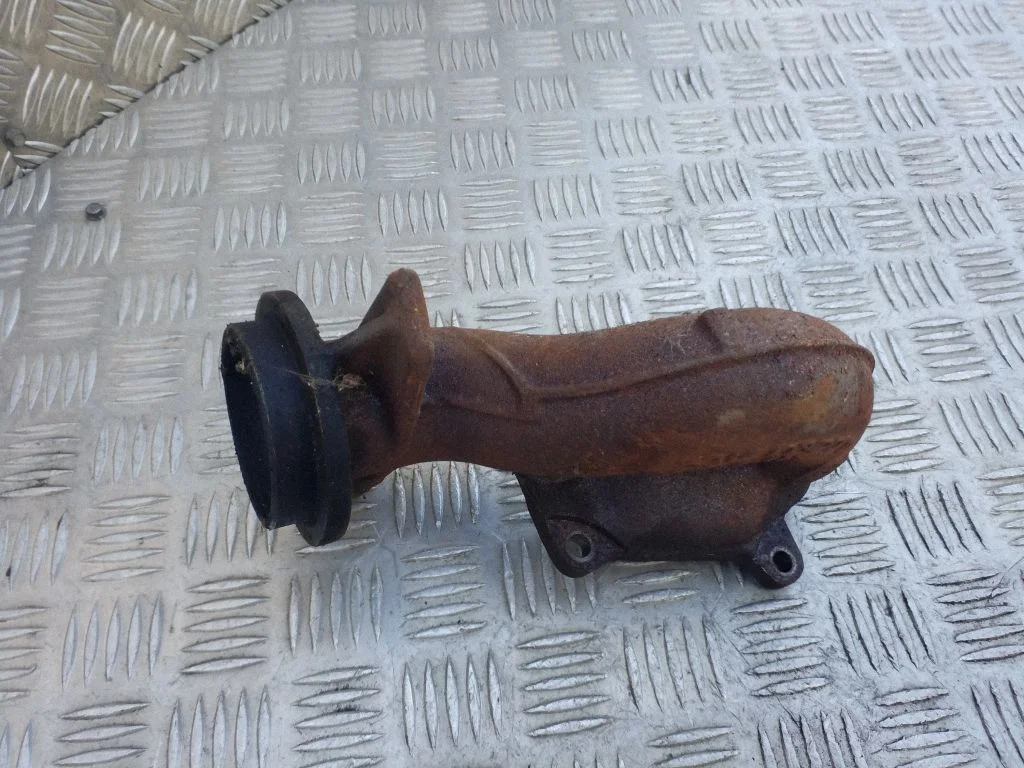 Exhaust manifold 028253033S