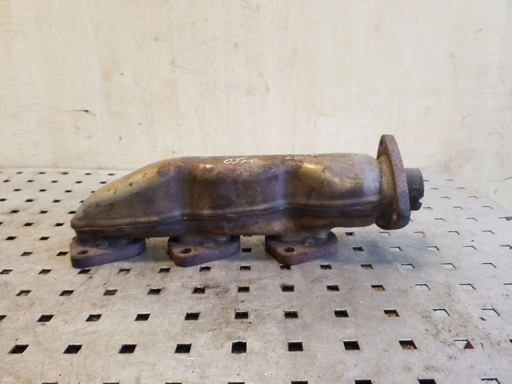 Exhaust manifold – Audi A8 S8 D3 4E (2002-2009)