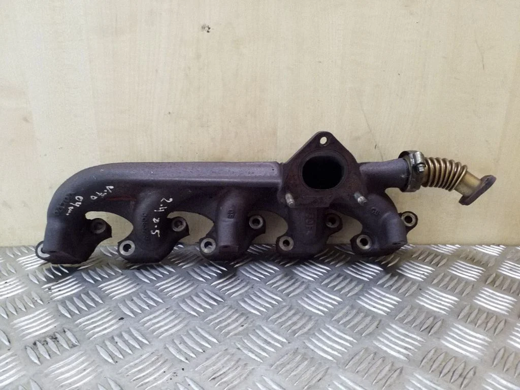 Exhaust manifold – Volvo V70 (2000-2004)
