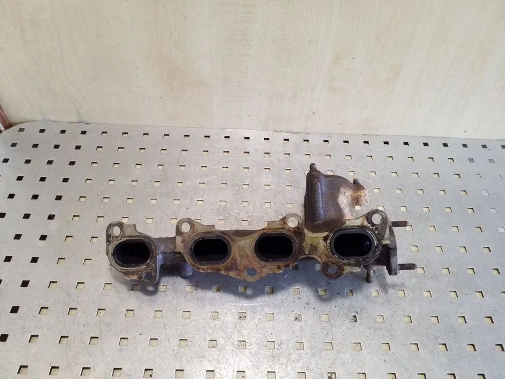 Exhaust manifold – Honda CR-V (2007-2012)
