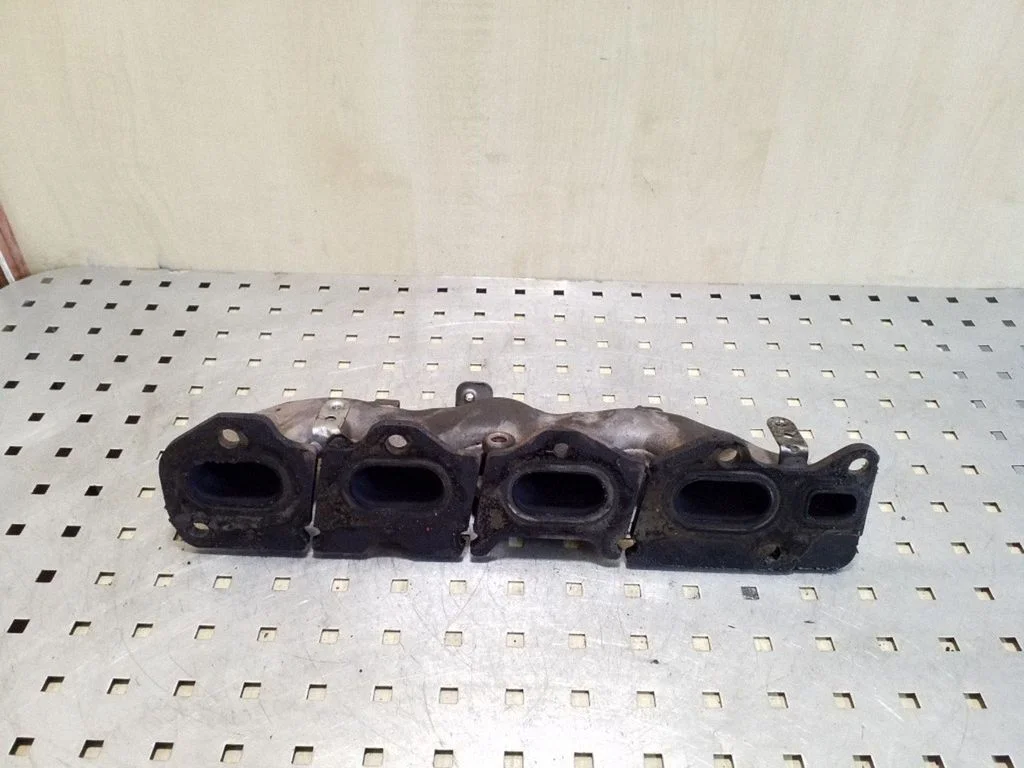 Exhaust manifold – Peugeot 3008 I (2008-2015)