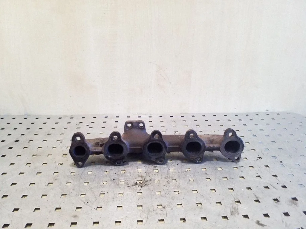 Exhaust manifold – Ford Focus C-MAX (2003-2010)