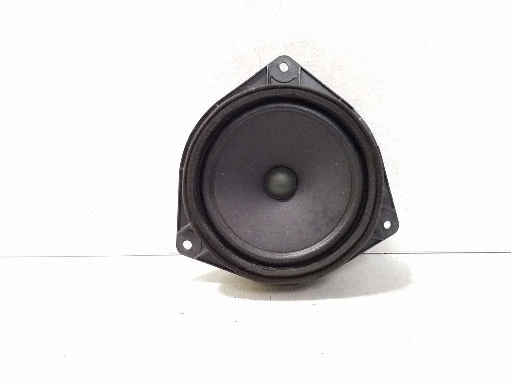 Rear door speaker – Toyota Prius (XW30) (2009-2015)