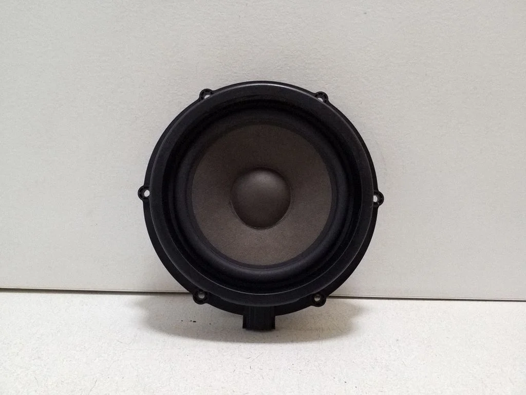 Rear door speaker – Porsche Cayenne (92A) (2010-2017)