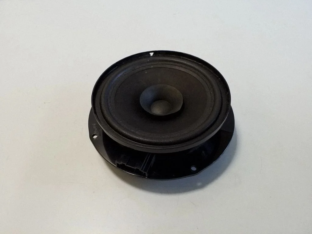 Rear door speaker – Volkswagen Amarok (2010-2020)