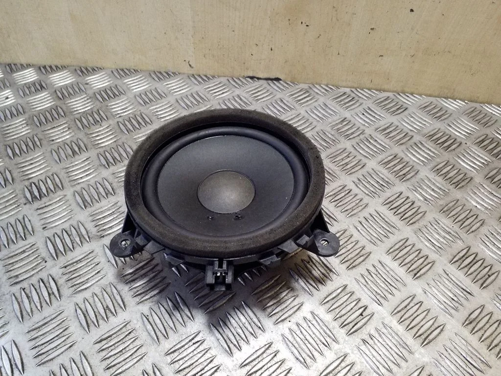 Rear door speaker – Volvo XC70 (2008-2013)