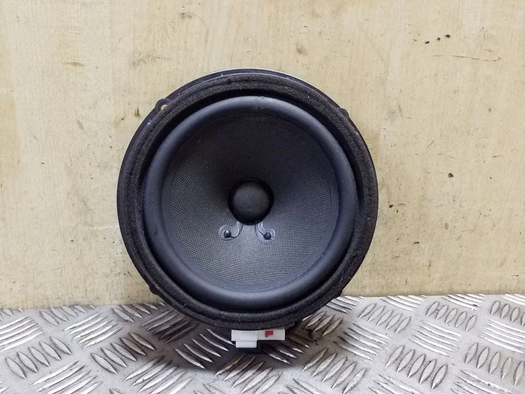 Rear door speaker – KIA Sorento (2010-2014)